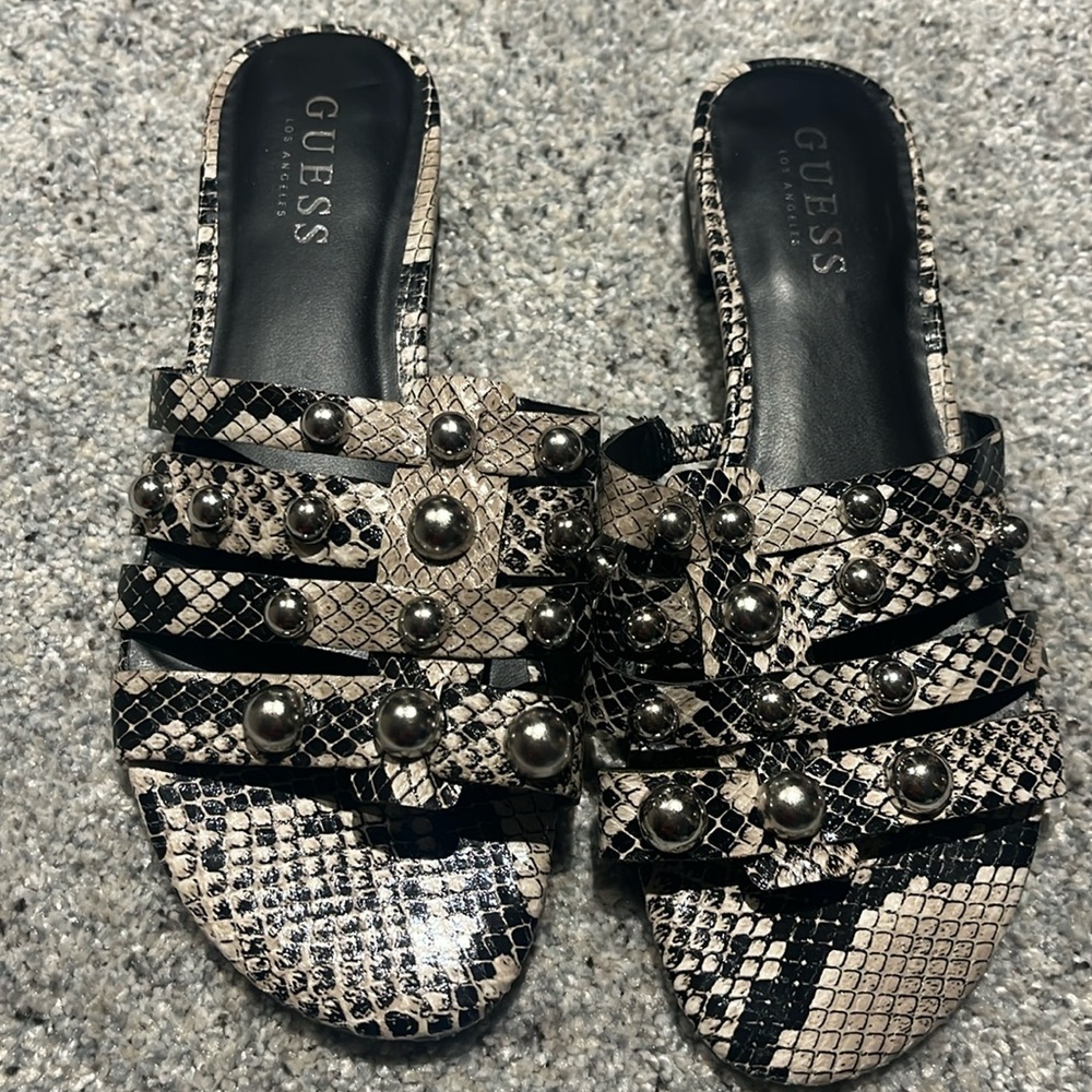 GUESS SNAKESKIN SANDAL